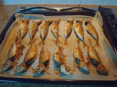 Na Cozinha Com A Céu Carapaus Fritos No Forno