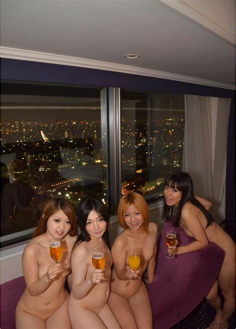 JapaneseThumbs AV Idol Pussy Party 超VIP裸の忘年会 Photo Gallery 10