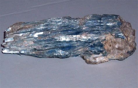 kyanite | Kyanite, Rocks and crystals, Crystals
