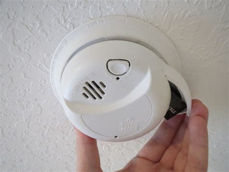 how to reset smoke alarm after battery change