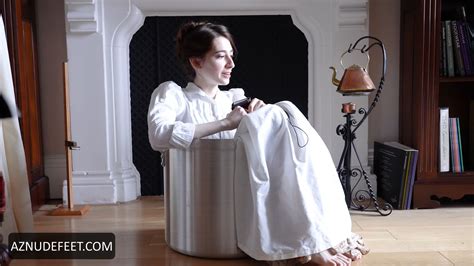 BERNADETTE BANNER Feet - AZNudeFeet