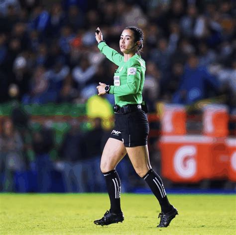 Katia Itzel García Podría Hacer Historia Como La Primera árbitra Mexicana En Pitar En Una Copa