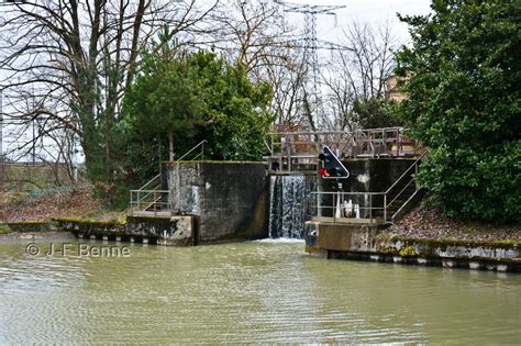 Canal De Garonne Écluse De Lhers