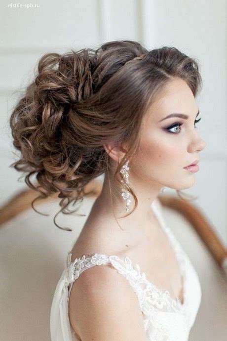 Acconciature Sposa Semiraccolto Mosso Bellezza E Stile