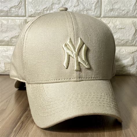 Boné Nude Caqui bege Monocromático NEW YORK FEMININO combina tudo e