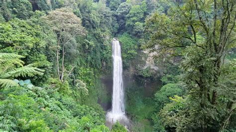 Review Menarik Curug Cimahi Air Terjun Tertinggi Di Bandung