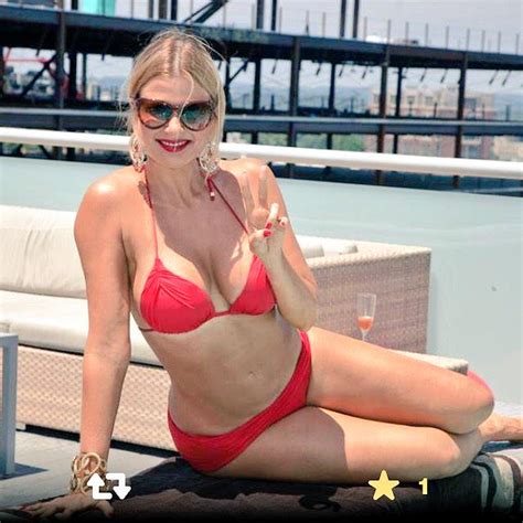 9 Hot Sexy Sissi Fleitas Bikini Pics