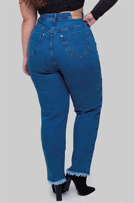 Calça Jeans Mom Hot Pants Barra Desfiada Geração Moderna
