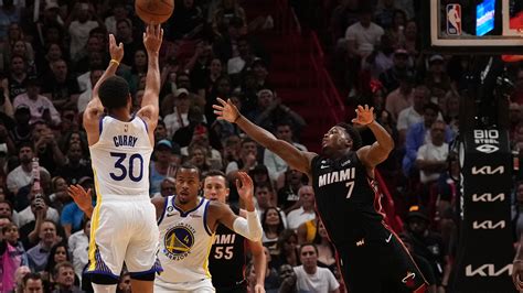 Highlights: Warriors' Steph Curry records first triple-double of season
