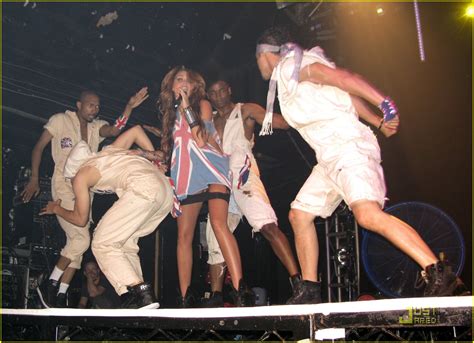 Full Sized Photo Of Miley Cyrus Gay London 01 Miley Cyrus Goes