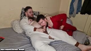 Osos Chupándose Las Pollas En Pijama Pornhub Gay