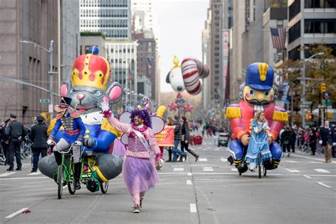 See Photos Of The 2015 Macys Thanksgiving Day Parade