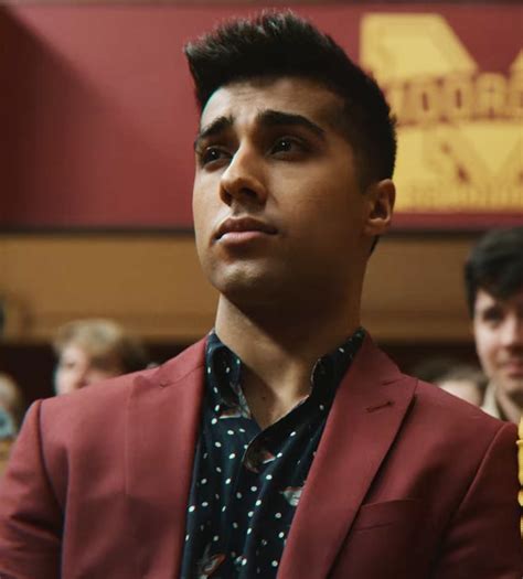 Ngỡ ngàng vì tuổi thật của dàn cast Sex Education Nam chính hóa ra chỉ là đàn em gương mặt