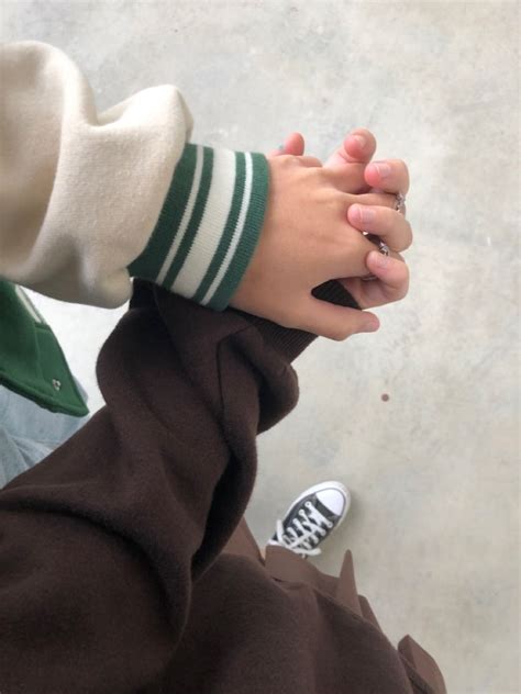 Pin by WAFAA AHMED on مرات الحفظ السريع Couple aesthetic Gay aesthetic Cute couple selfies