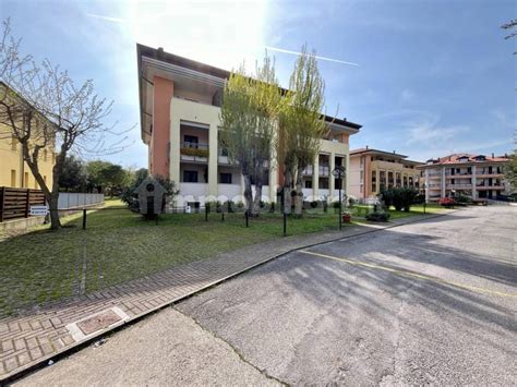 Vendita Appartamento Grado Trilocale In Via Venezia Giulia Piano