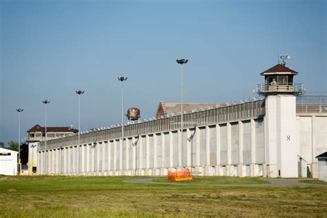 federal prison indiana 1