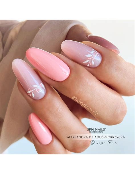 Jasnoróżowy lakier hybrydowy 620 Candy Shop SPN NailsPrzepiękny jasny