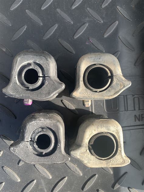 Замена стойки и втулки стабилизатора. — Toyota Prius (30), 1,8 л, 2015 ...