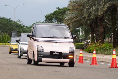 Wuling Air Ev Raih GridOto Award 2023