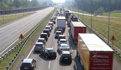 Wypadek Na Autostradzie A Za Zjazdem Na Mys Owice Korek W Stron