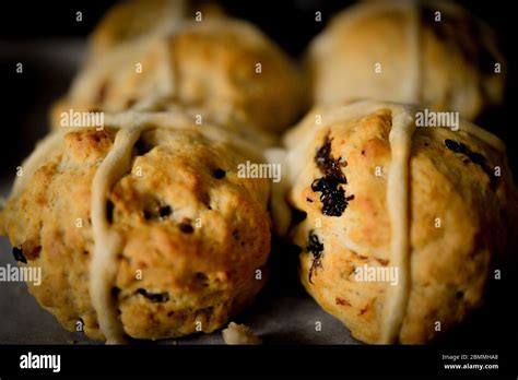 Home Made Easter Hot Cross Fruit Buns Stock Photo - Alamy