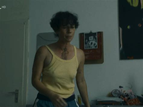 Nude Video Celebs Hanna Binder Nude Elli