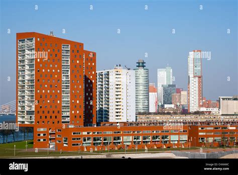 Rotterdam Nieuwe Maas Fotos Und Bildmaterial In Hoher Auflösung Alamy