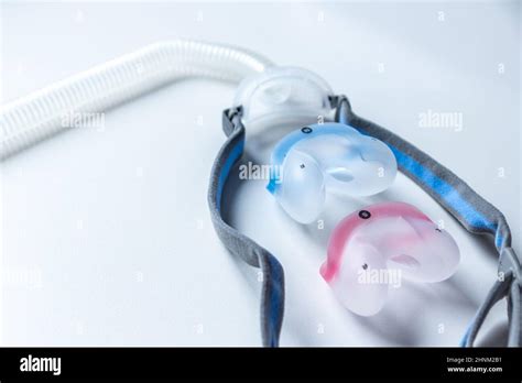 CPAP mask against obstructive sleep apnea helps patients respirator ...
