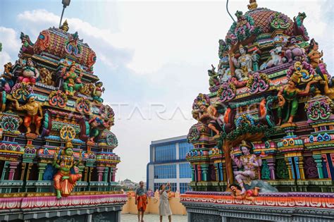 indonesias largest hindu temple antara foto