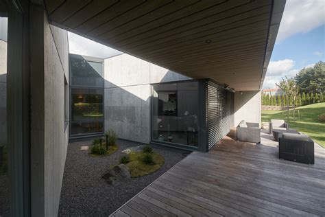 Residential Minimalist Concrete House Nebrau Archdaily