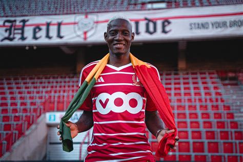 Moussa Djenepo Signe Au Standard De Li Ge