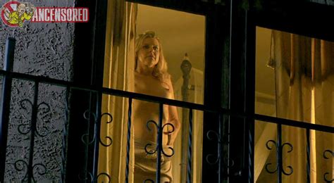 Голая Эми Линдсей в Milf