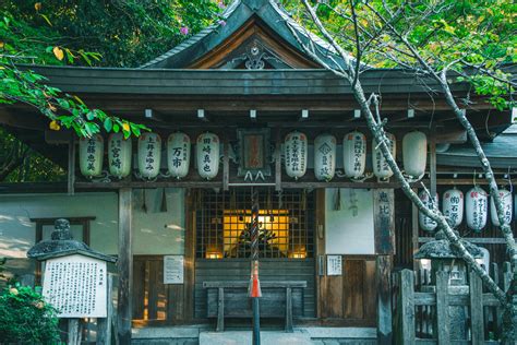japanese shrine  traditional lanterns  wooden architecture