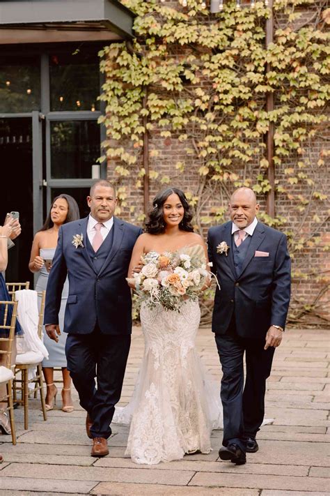 15 Modern Ideas for Walking Down the Aisle at Your Wedding