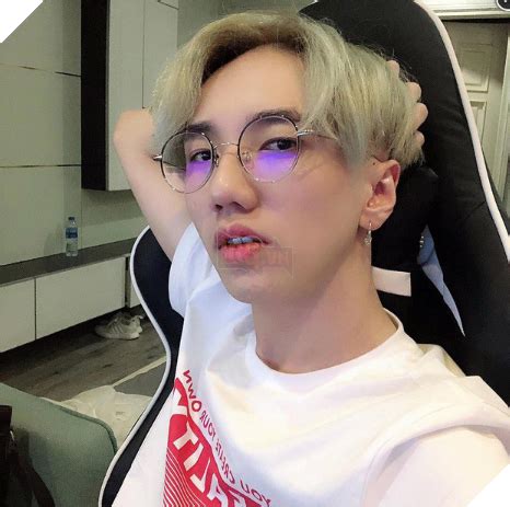 Hot streamer LIên Quân Mobile bất ngờ chuyển sang chơi LMHT trước sự