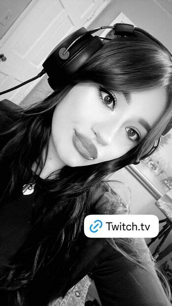 Bananabrea Bananabreaa Leaked Nude OnlyFans ShemaleLeaks