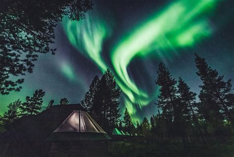 Hunting northern lights on Aurora Camper in Ivalo Lapland Finland | Aurora hunting in Lapland ...