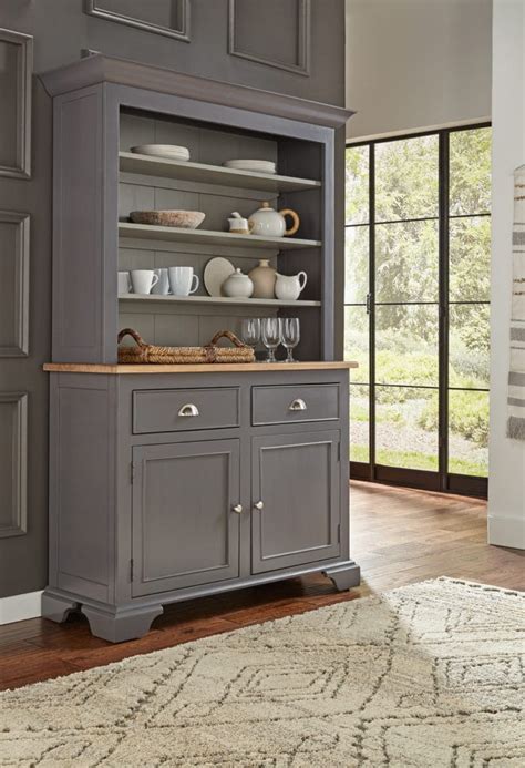 Choosing Between A Hutch And A China Cabinet