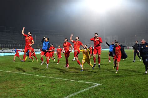 Calcio Serie D Il Ravenna Vince Il Derby Con Il Forl Ed Secondo In