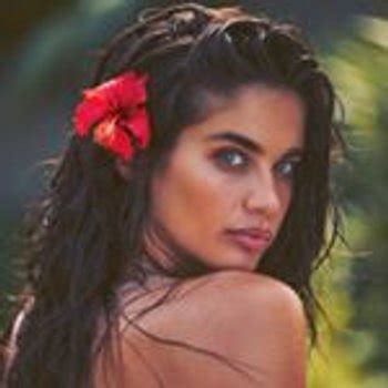 Sara Sampaio Babe Page Watch This Supermodel On FreeOnes