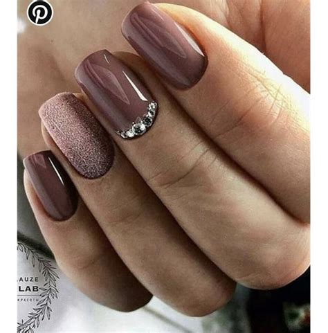 Épinglé par Tamara James sur Nails Nude Idées manucure Ongles violets Vernis à ongles