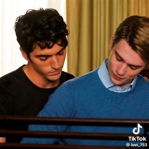 Red White And Royal Blue Edit Cute Gay Couples Gmmtv Actors Blue Bloods