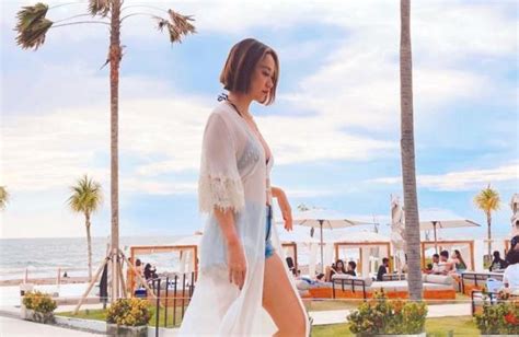 Intip Gaya Bcl Tampil Seksi Pakai Bikini Rp Juta Netizen Cantik Bunda Noah