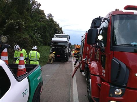 Caminh O Cegonha Pega Fogo Na Br Em Itai Polis Jmais