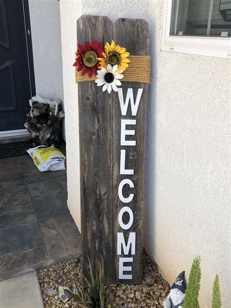 Rustic Welcome Sign | Picket fence crafts, Fence board crafts, Fence ...