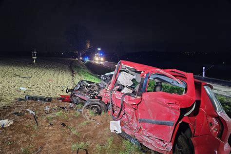 Horror Unfall In Sachsen Skoda Fahrerin Stirbt Im Krankenhaus