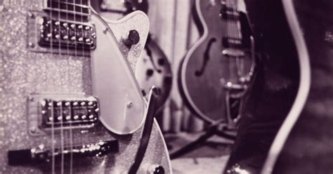The Best Vintage Guitars For Sale Curvy Sounds