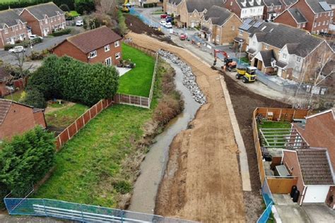 Restoration of Gloucester flood embankment complete : r/prsuk