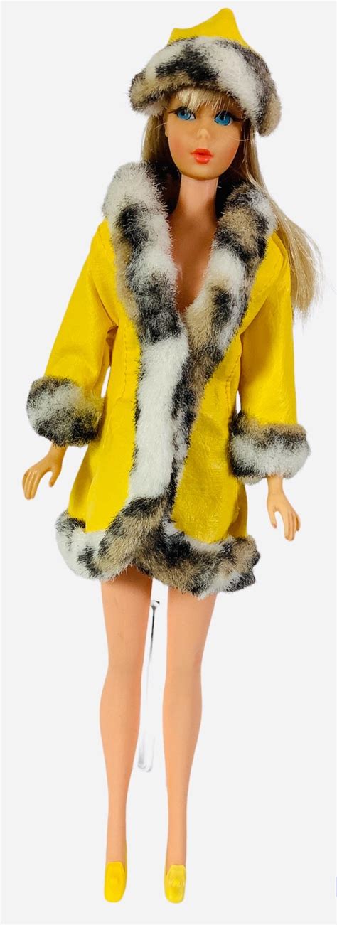 Lot Ash Blonde TNT Barbie Dressed In 1459 Great Coat Knee Joints Work Well Three Clicks