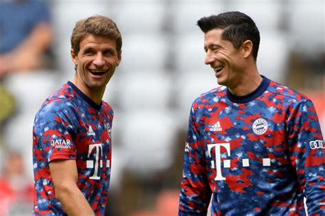 Einzigartig Robert Lewandowski Adelt Ex Bayern Mitspieler Thomas Müller